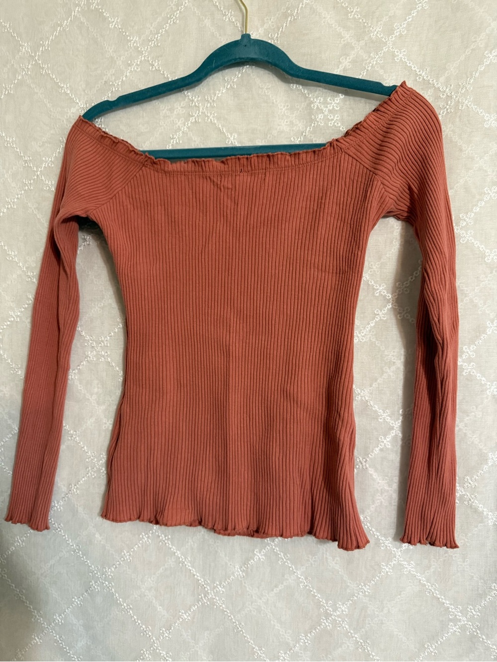 Derek Heart Rust Ribbed Off-Shoulder Button-Front Long Sleeve Top - Picture 4 of 4